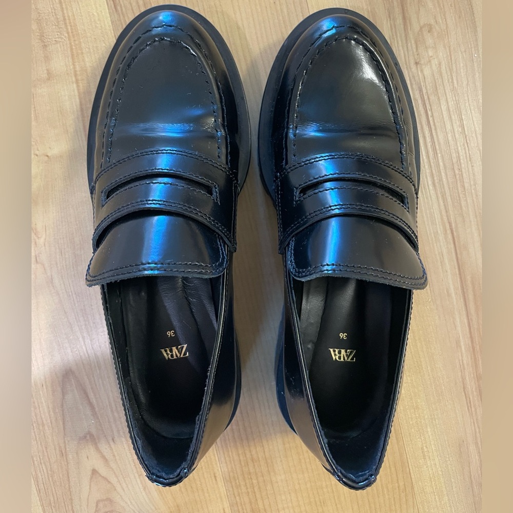 Zara black lug sole leather loafers Size 36